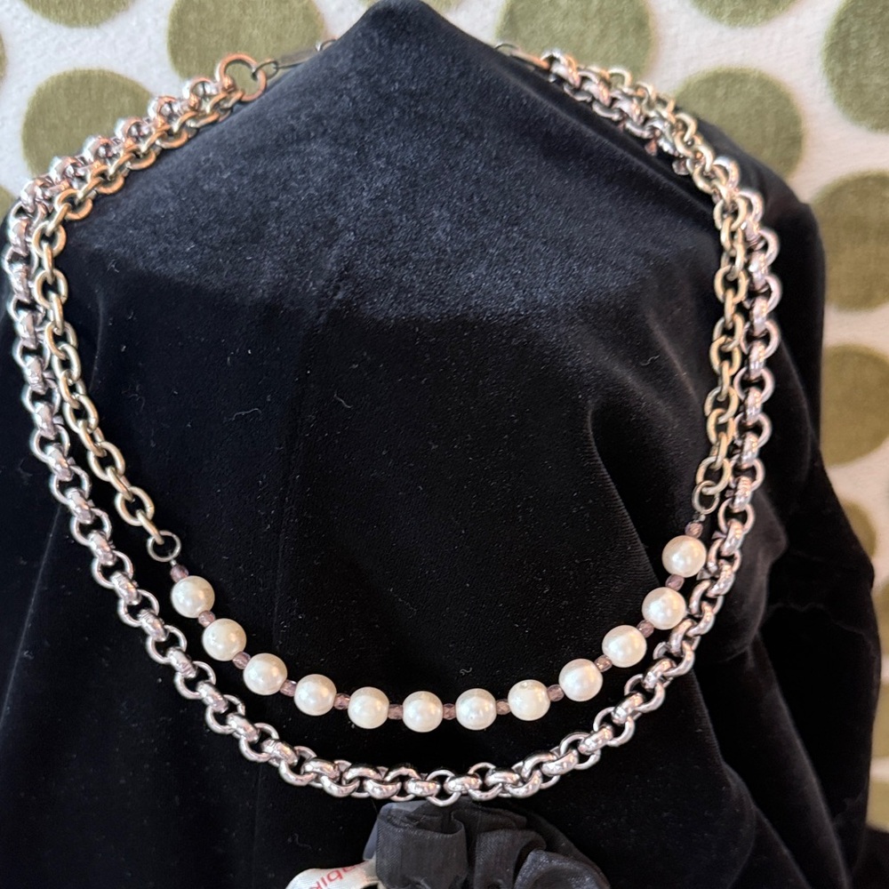Sabika Silver and Pearl Chain Necklace